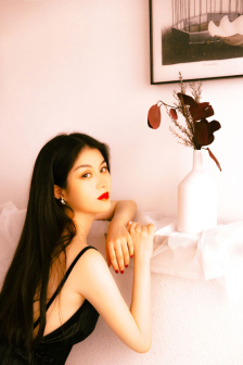 变成黑死辣妹后和朋友做了